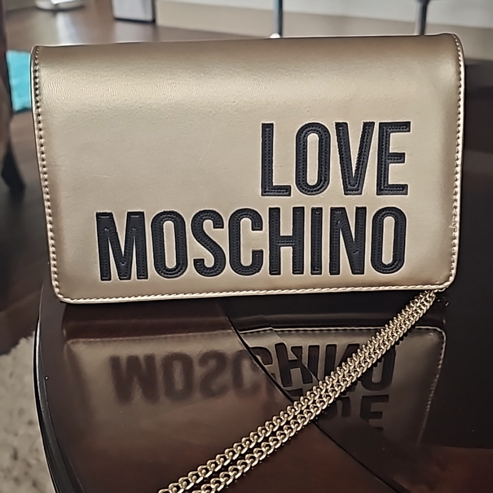 Brand New Love Moschino Crossbody Brand New Love Moschino Crossbody